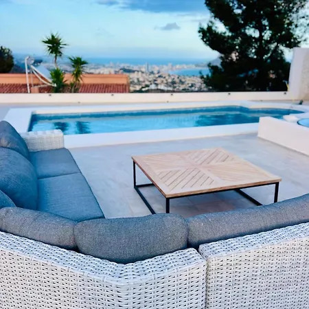 Vistas Maryvilla Vistas A La Piscina كاليبي