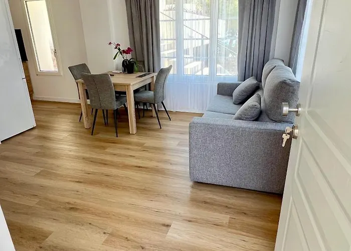 Vistas Maryvilla Vistas A La Piscina Apartment *