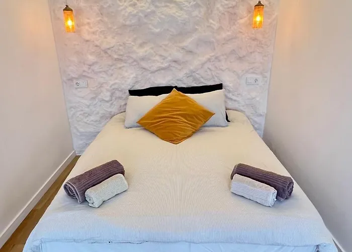 Vistas Maryvilla Vistas A La Piscina * Κάλπε