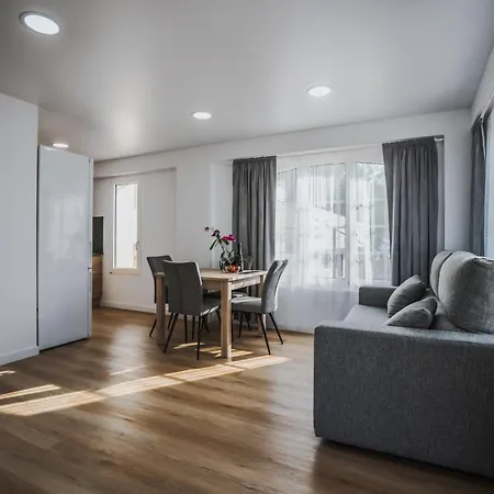 Vistas Maryvilla Vistas A La Piscina Appartement *