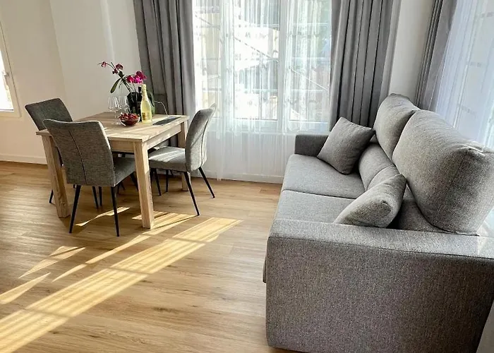 Vistas Maryvilla Vistas A La Piscina 아파트